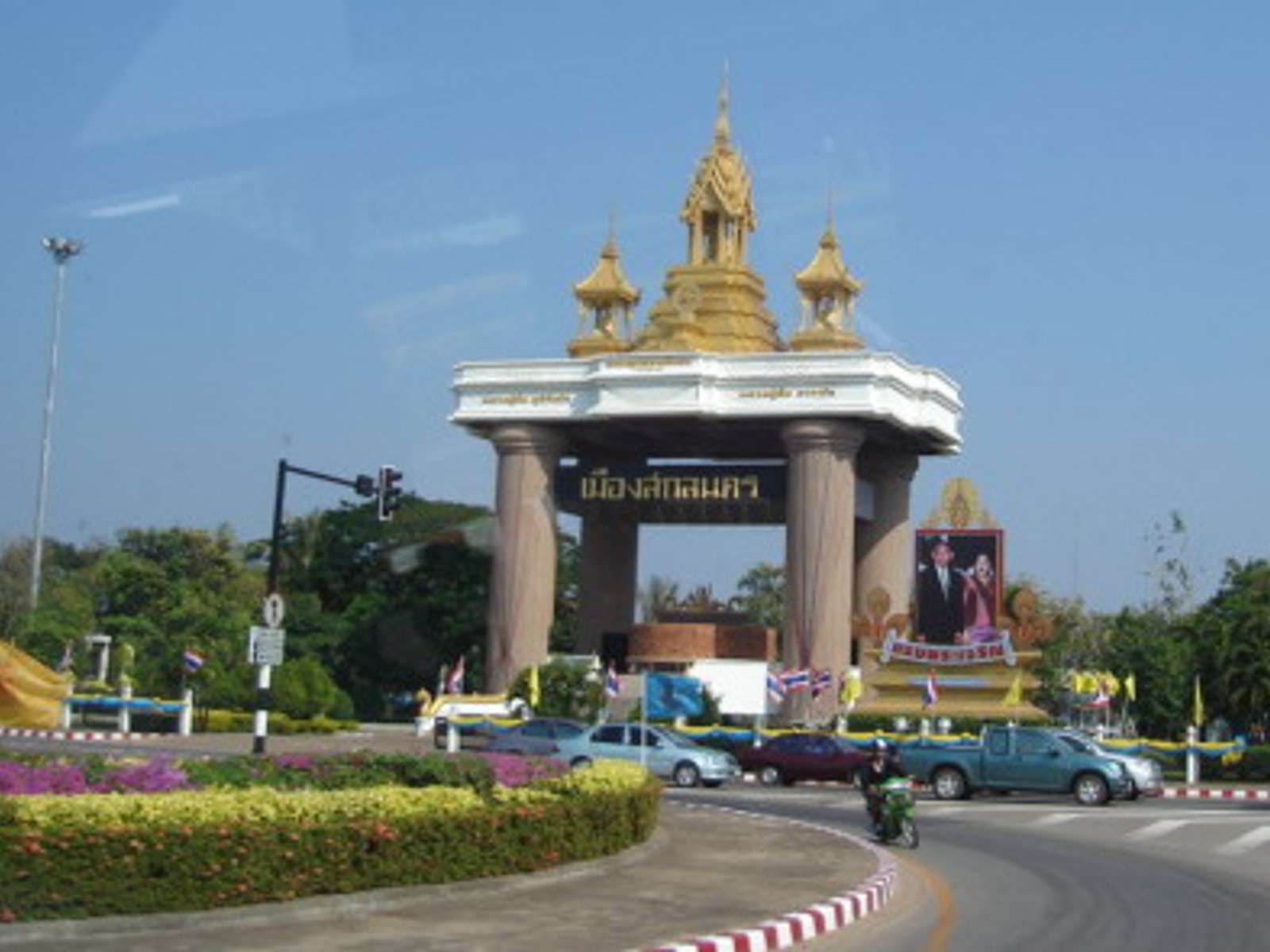Sakon Nakhon lakeside, temple and indigo craft culture featured in this itinerary